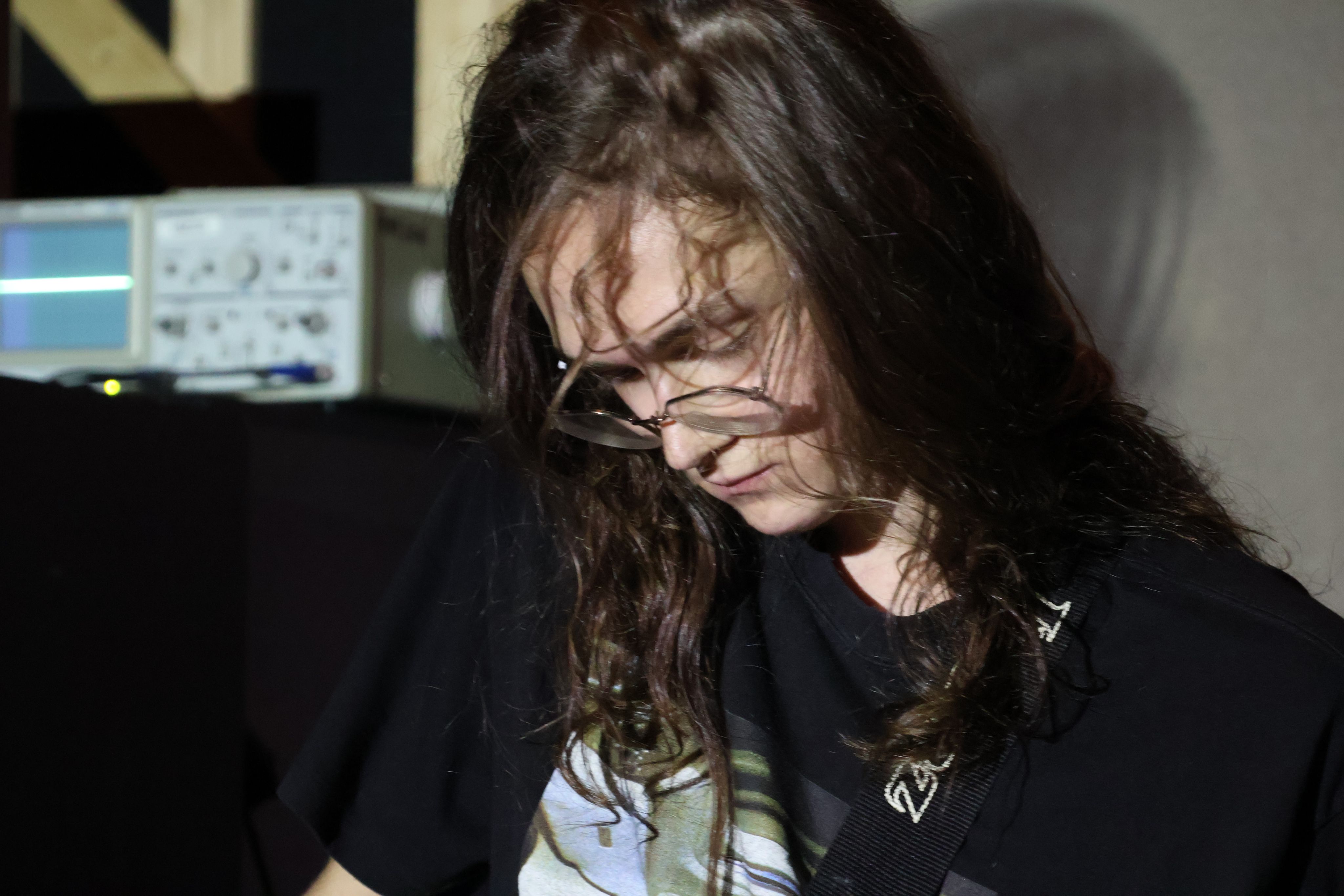 Aching Hands Performing